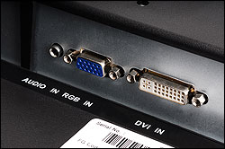 DVI / D-SUB Support
DualLink and HDCP supporting DVI and D-SUB ports allow easy connection to a wide range of PC connections